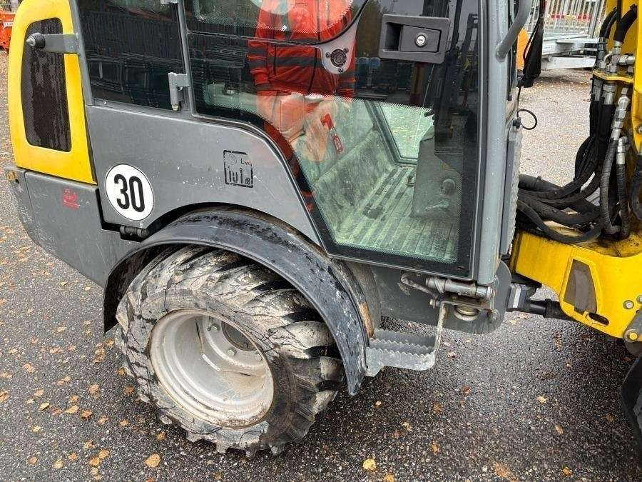 2016 Wacker Neuson WL25 Loader with bucket and forks - Image 22