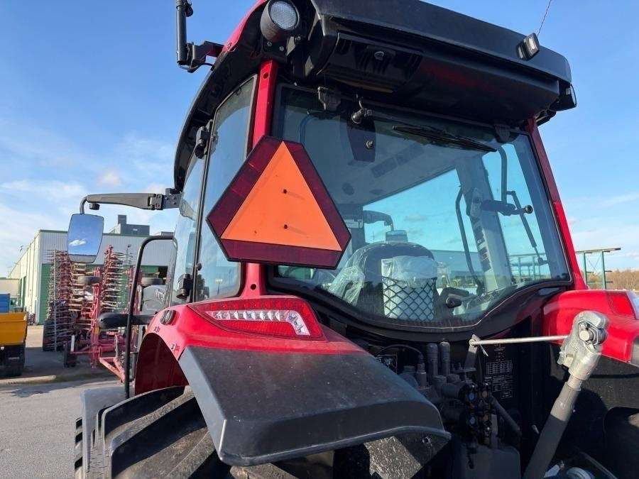 2021 Valtra A75 Tractor with loader - Image 22