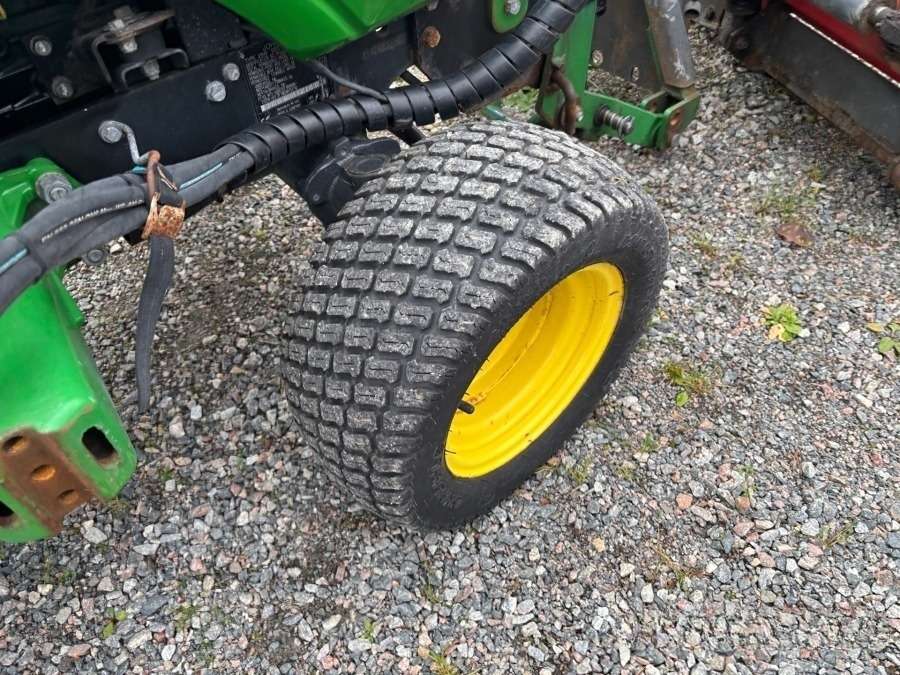 2013 John Deere 1026R tractor with loader - Image 23