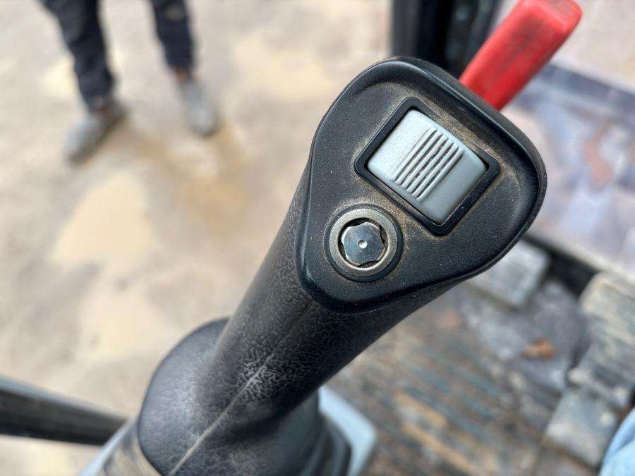 2019 Kubota U27-4 HI Excavator with trailer - Image 24