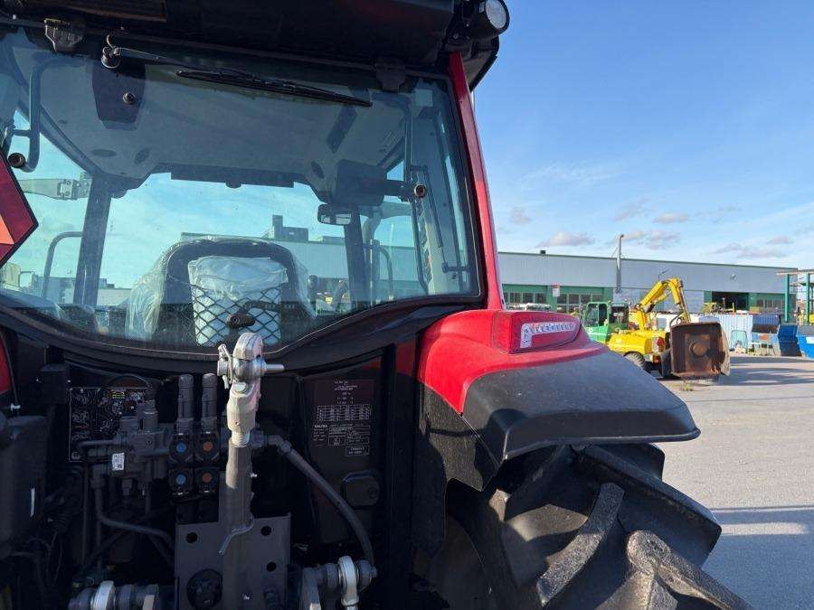 2021 Valtra A75 Tractor with loader - Image 24