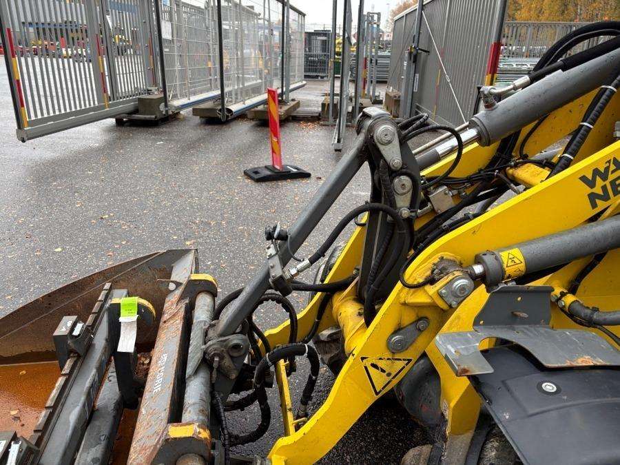 2016 Wacker Neuson WL25 Loader with bucket and forks - Image 25