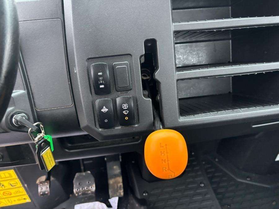 2021 John Deere Gator XUV865M UTV - Image 25