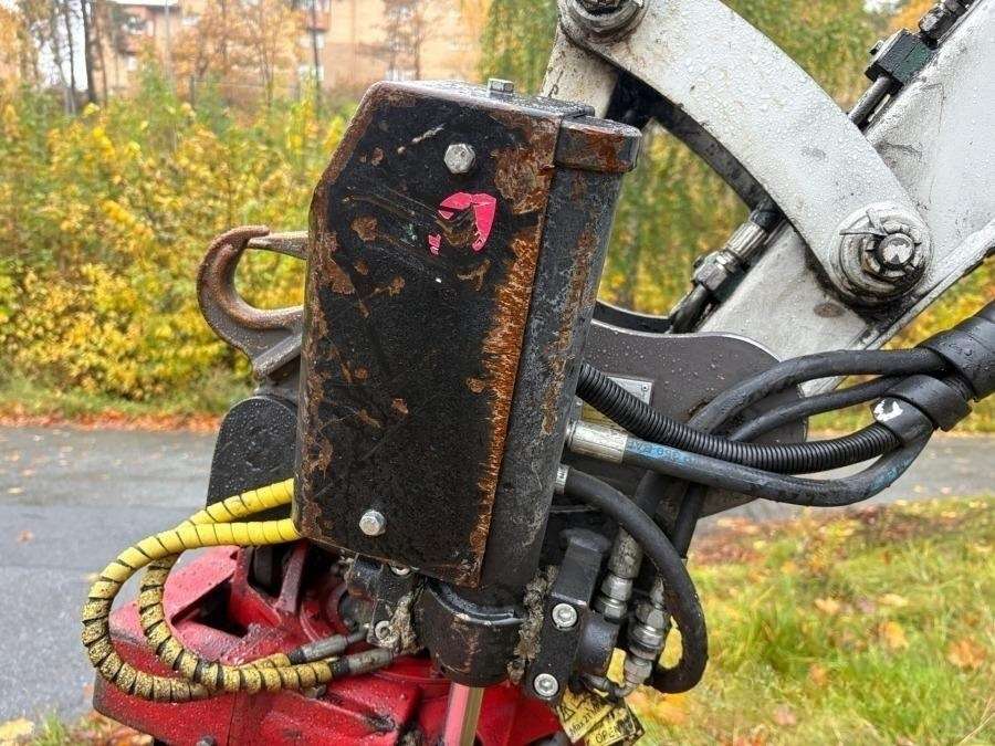 2021 Takeuchi TB 230 Excavator with rototilt & attachments - Image 28