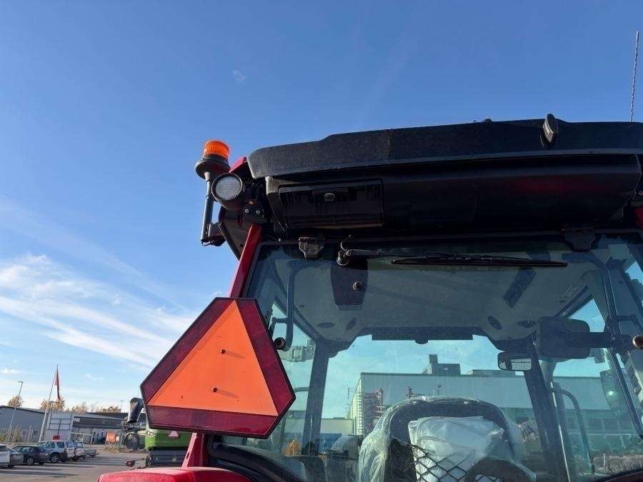 2021 Valtra A75 Tractor with loader - Image 28