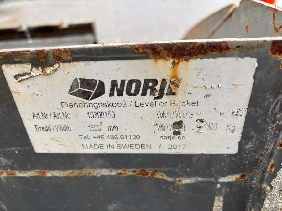 2016 Wacker Neuson WL25 Loader with bucket and forks - Image 29