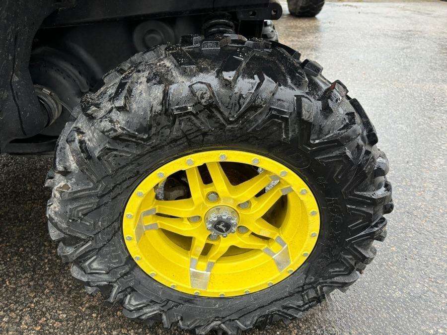 2021 John Deere Gator XUV865M UTV - Image 28