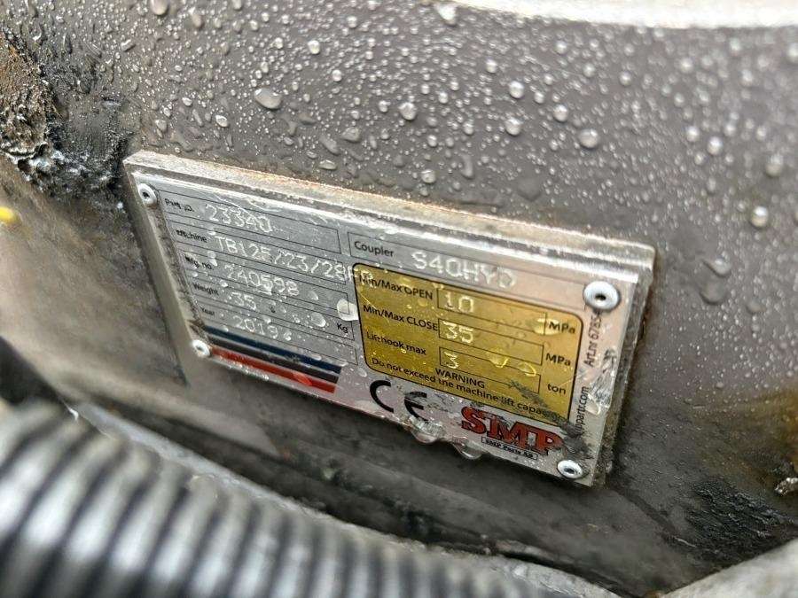 2021 Takeuchi TB 230 Excavator with rototilt & attachments - Image 29