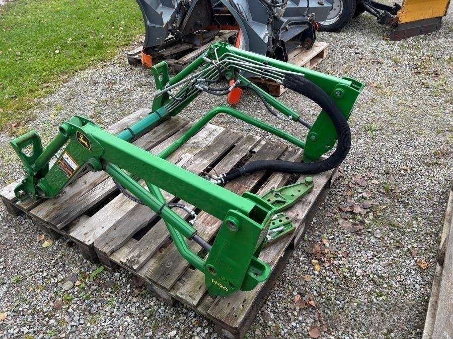 2013 John Deere 1026R tractor with loader - Image 30