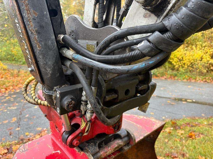 2021 Takeuchi TB 230 Excavator with rototilt & attachments - Image 30