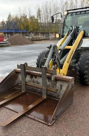 2013 Kramer 580 Loader with bucket and forks
