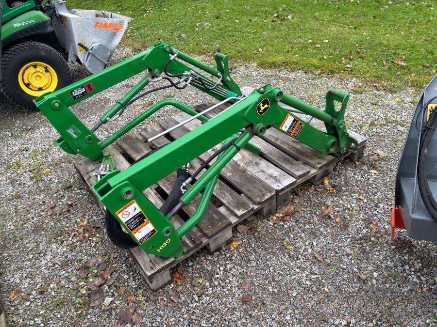 2013 John Deere 1026R tractor with loader - Image 31