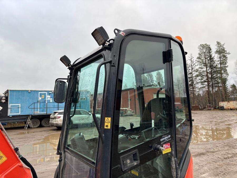 2019 Kubota U27-4 HI Excavator with trailer - Image 31