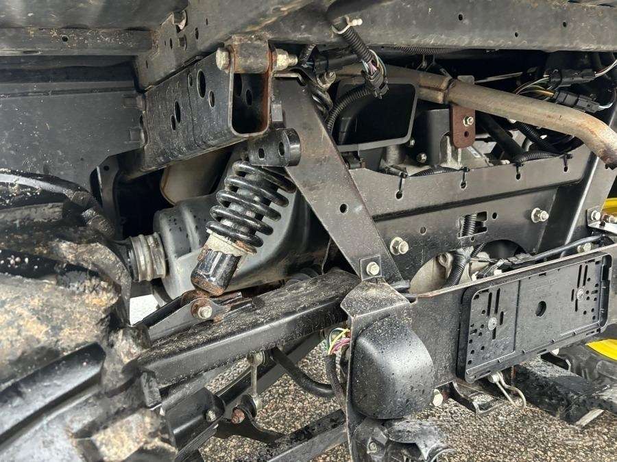 2021 John Deere Gator XUV865M UTV - Image 30