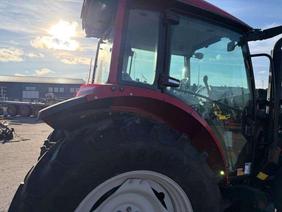 2021 Valtra A75 Tractor with loader - Image 31