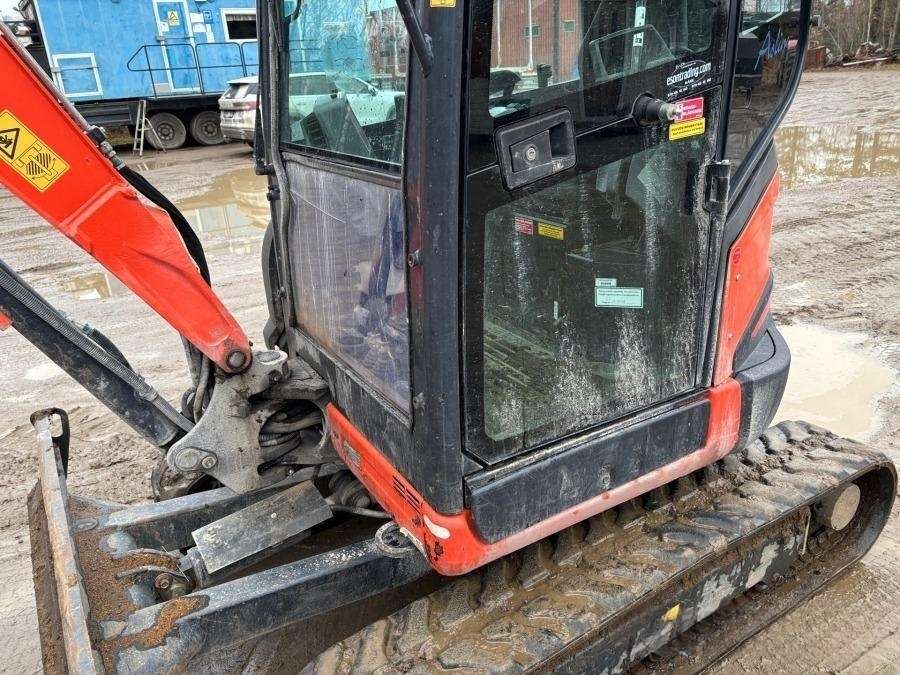 2019 Kubota U27-4 HI Excavator with trailer - Image 32