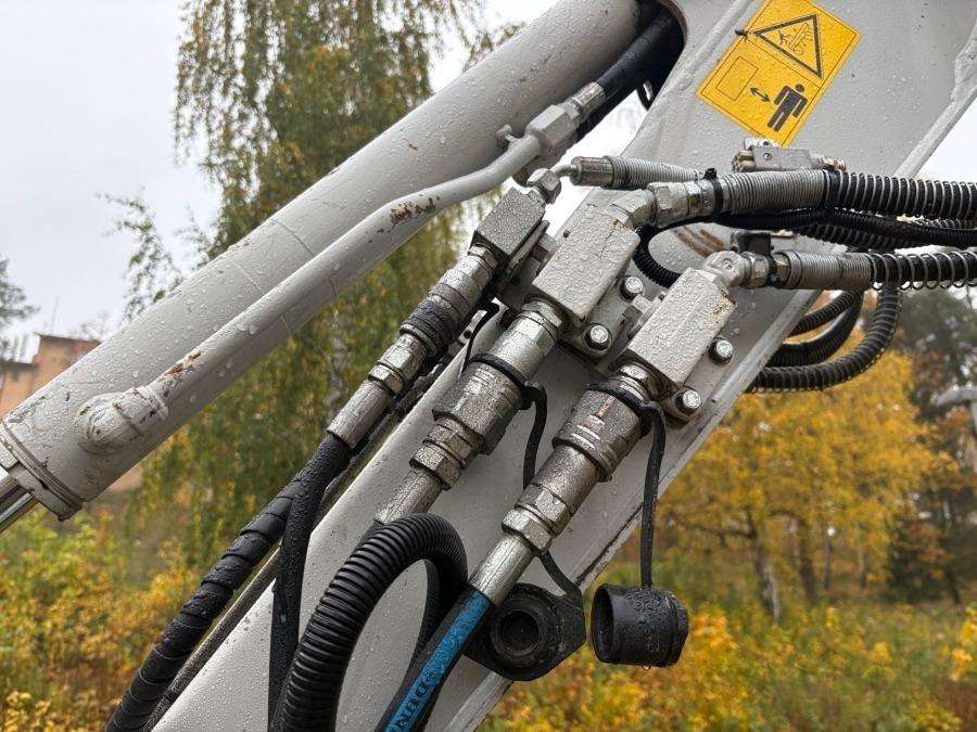 2021 Takeuchi TB 230 Excavator with rototilt & attachments - Image 32