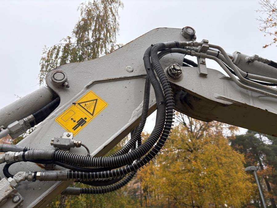 2021 Takeuchi TB 230 Excavator with rototilt & attachments - Image 33