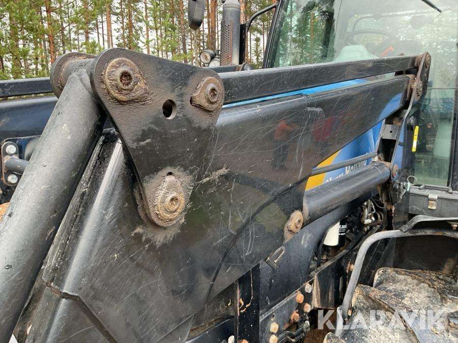 2012 New Holland T6070 Elite Tractor with loader - Image 33