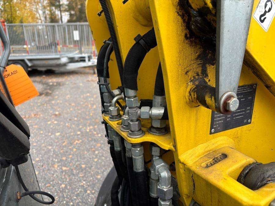 2016 Wacker Neuson WL25 Loader with bucket and forks - Image 36