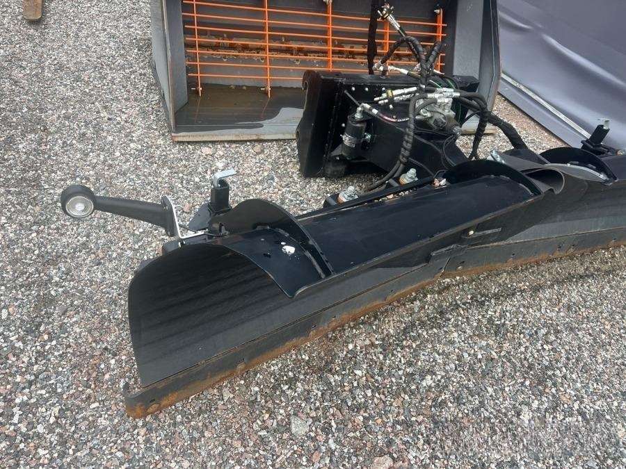 2023 Kramer 8085 Wheel loader Plow equipped - Image 36