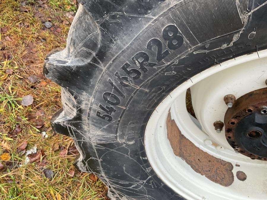 2012 New Holland T6070 Elite Tractor with loader - Image 36