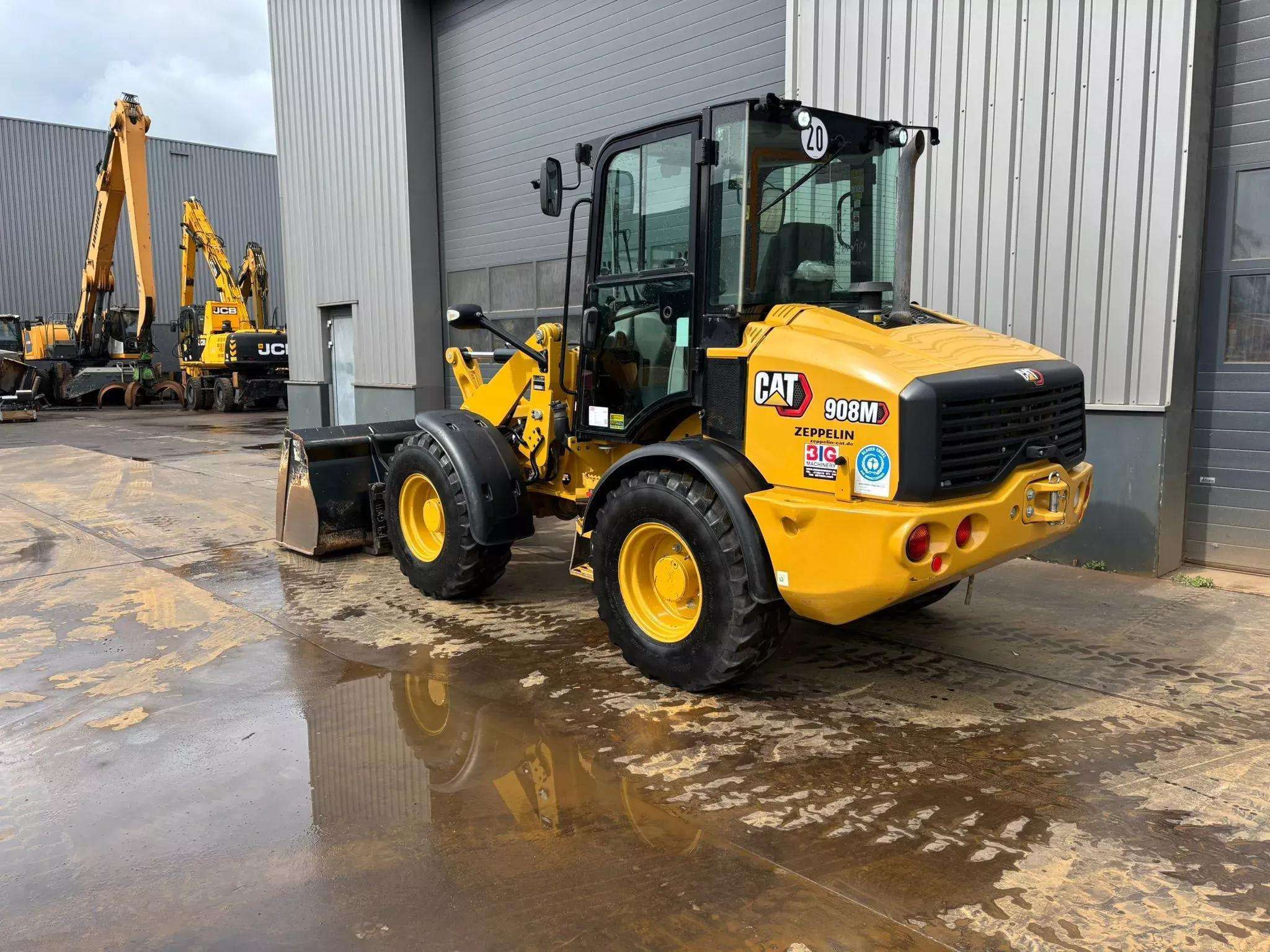 2022 Caterpillar 908M Loader - Image 4