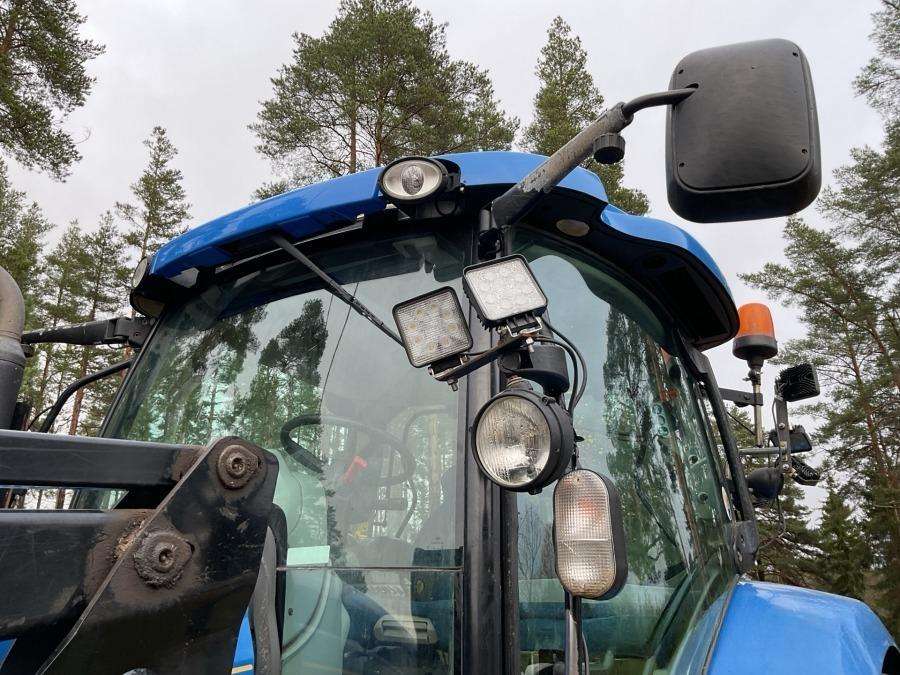 2012 New Holland T6070 Elite Tractor with loader - Image 41