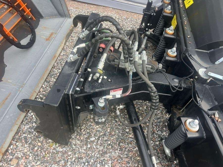 2023 Kramer 8085 Wheel loader Plow equipped - Image 42