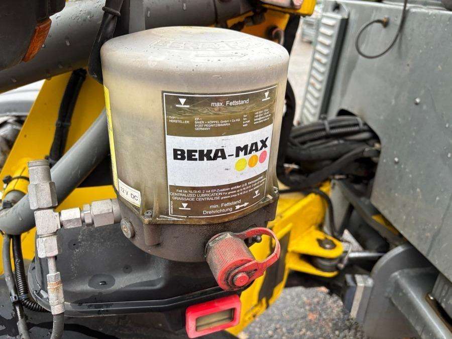 2016 Wacker Neuson WL25 Loader with bucket and forks - Image 42