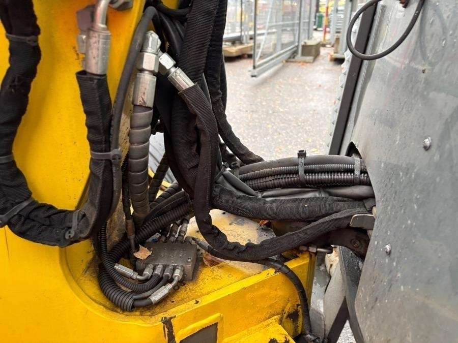 2016 Wacker Neuson WL25 Loader with bucket and forks - Image 43