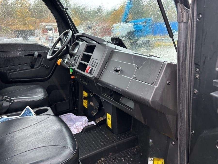 2021 John Deere Gator XUV865M UTV - Image 43