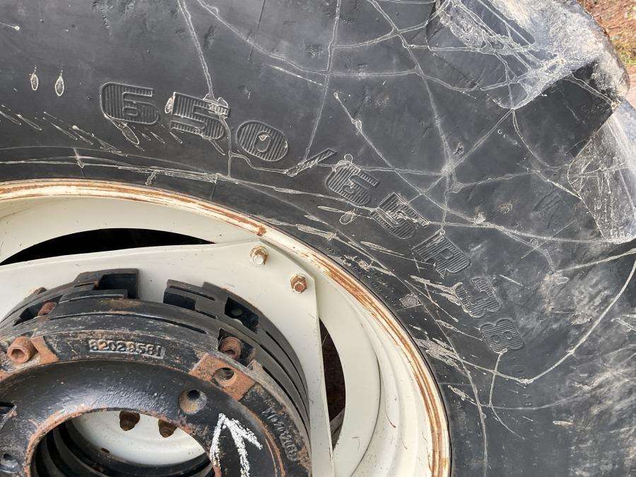 2012 New Holland T6070 Elite Tractor with loader - Image 44