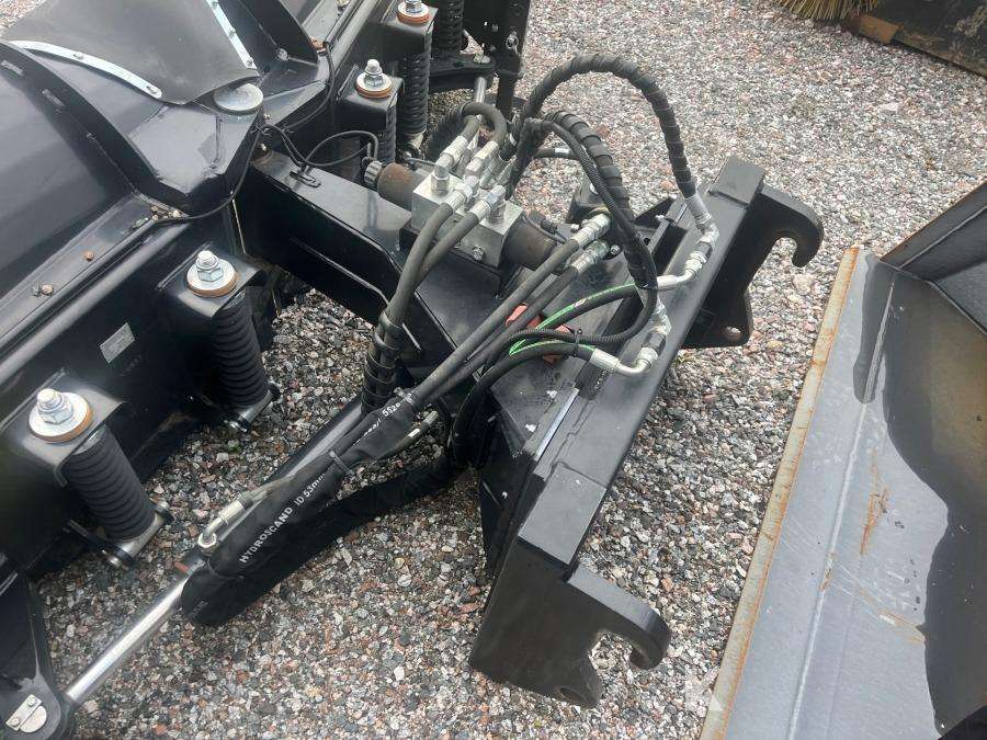 2023 Kramer 8085 Wheel loader Plow equipped - Image 46