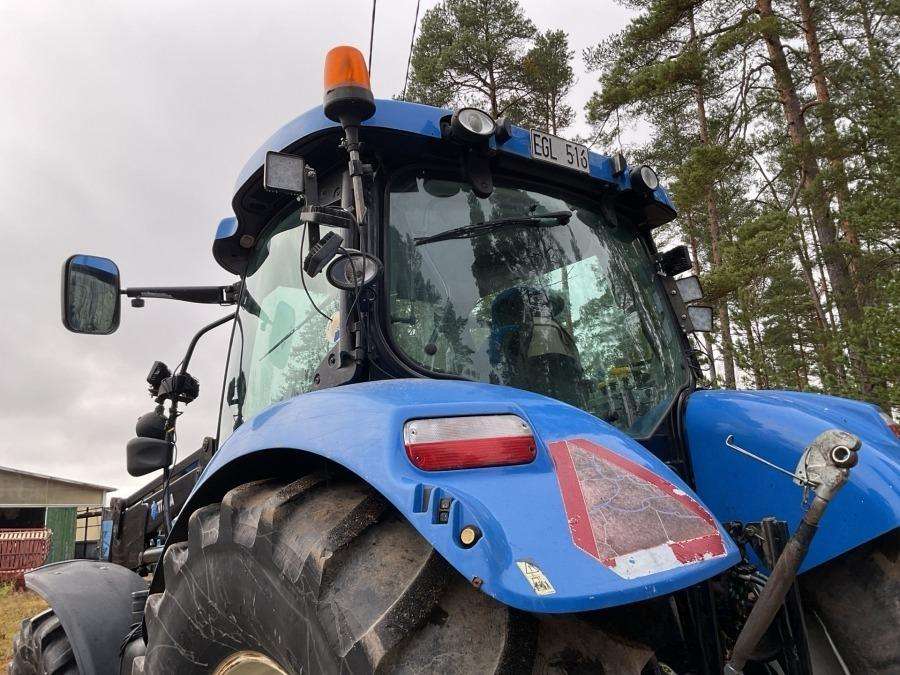2012 New Holland T6070 Elite Tractor with loader - Image 46