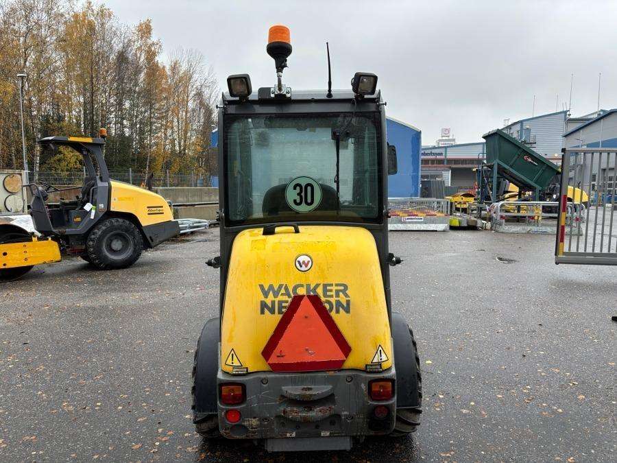 2016 Wacker Neuson WL25 Loader with bucket and forks - Image 6