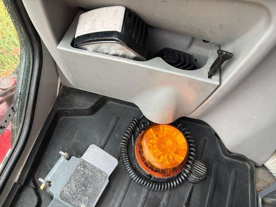 2021 Takeuchi TB 230 Excavator with rototilt & attachments - Image 6