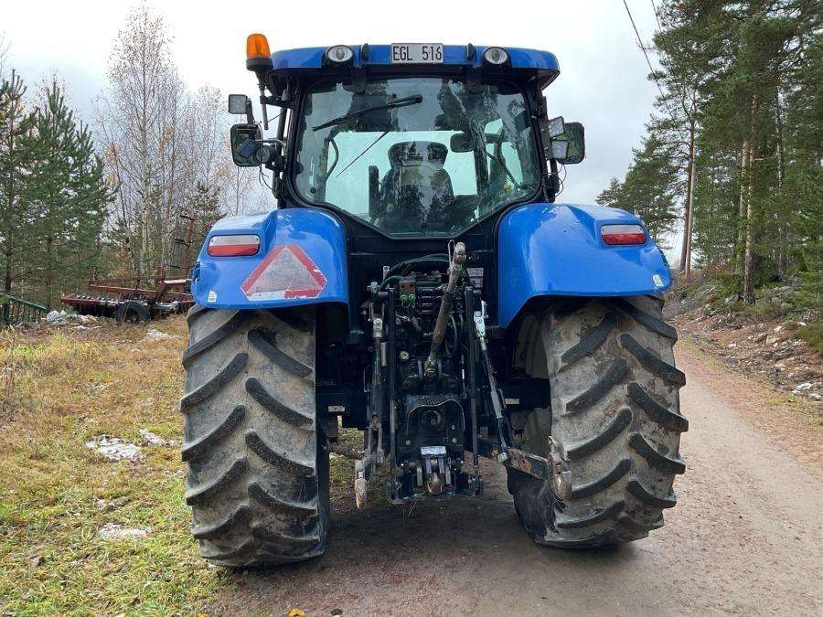 2012 New Holland T6070 Elite Tractor with loader - Image 6