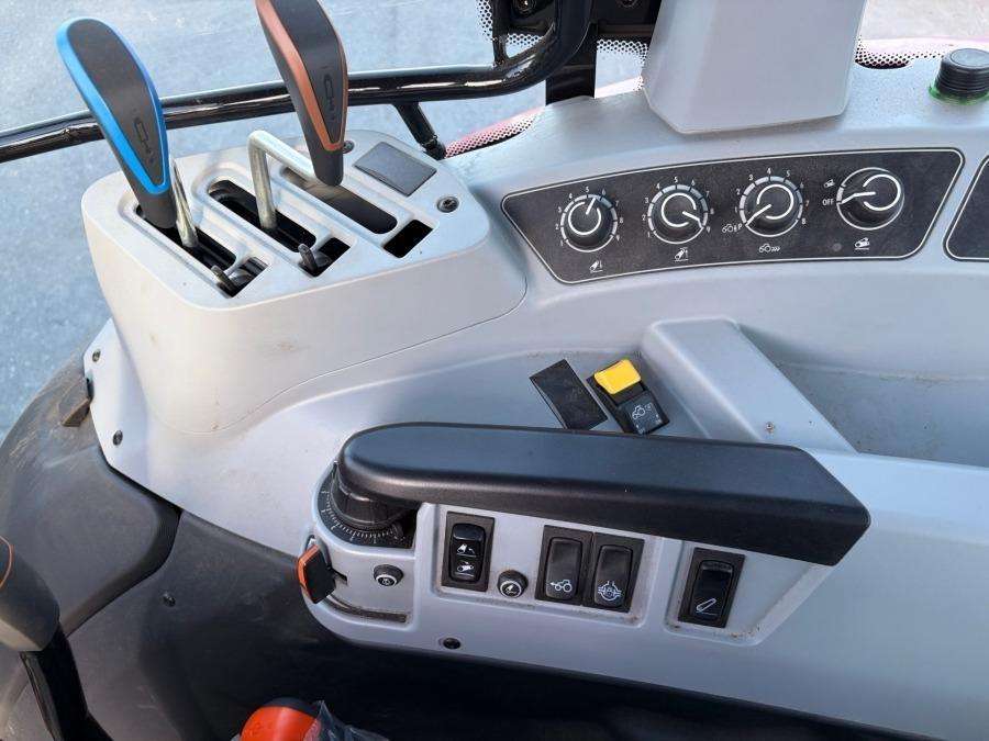 2021 Valtra A75 Tractor with loader - Image 52