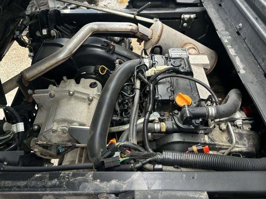 2021 John Deere Gator XUV865M UTV - Image 52