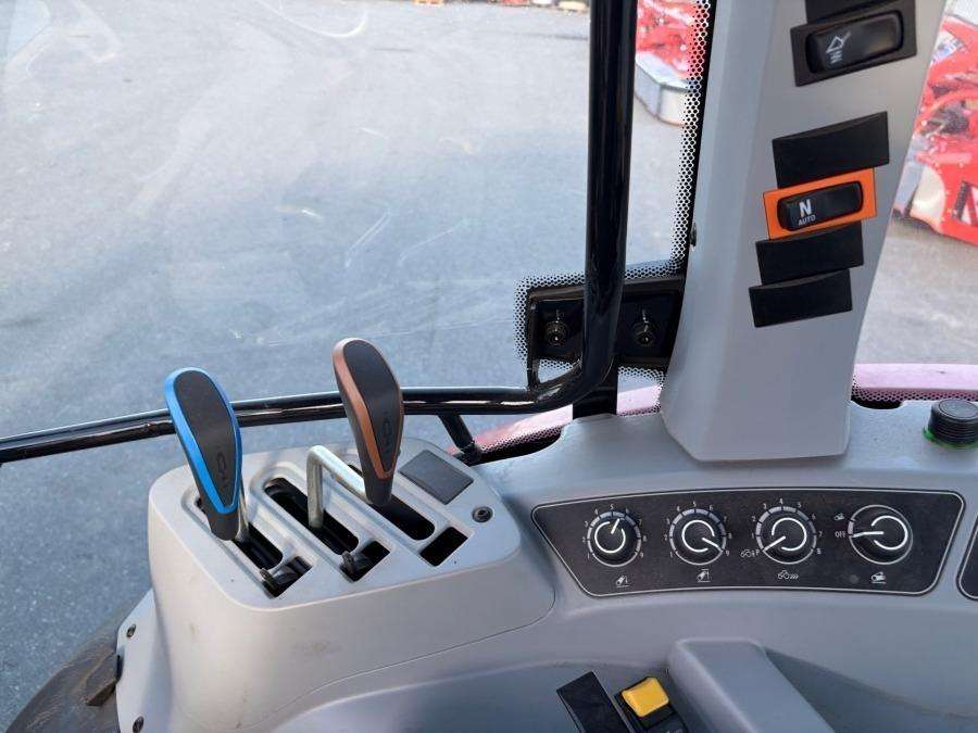 2021 Valtra A75 Tractor with loader - Image 53