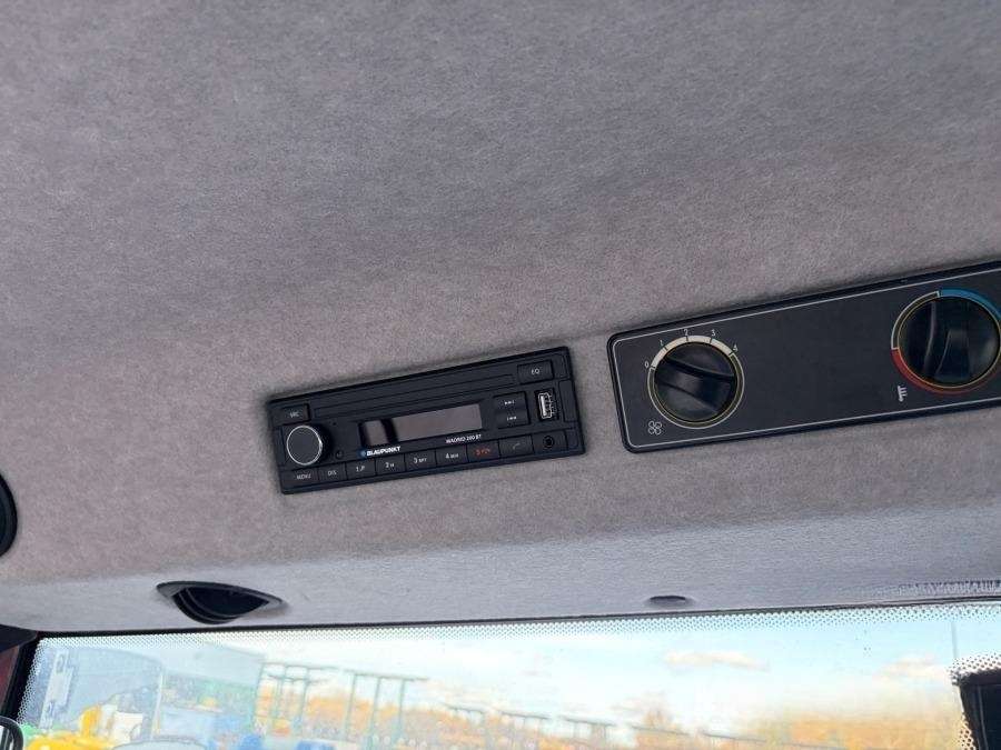 2021 Valtra A75 Tractor with loader - Image 54