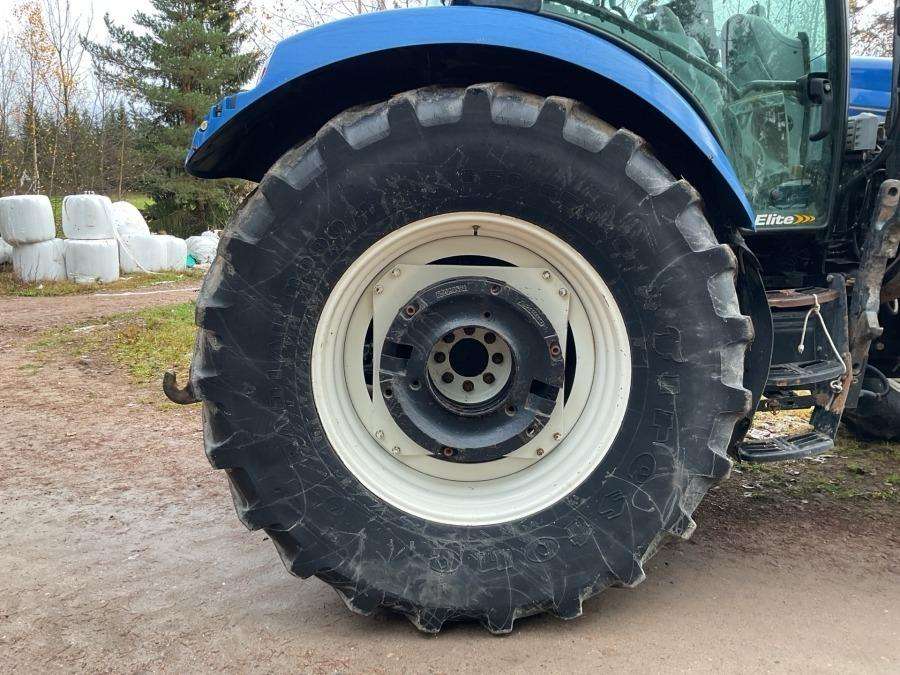 2012 New Holland T6070 Elite Tractor with loader - Image 56
