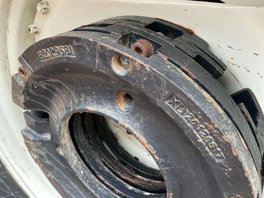 2012 New Holland T6070 Elite Tractor with loader - Image 57