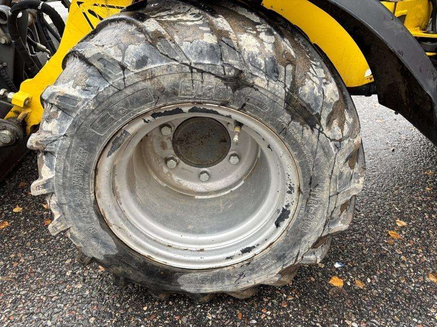 2016 Wacker Neuson WL25 Loader with bucket and forks - Image 58