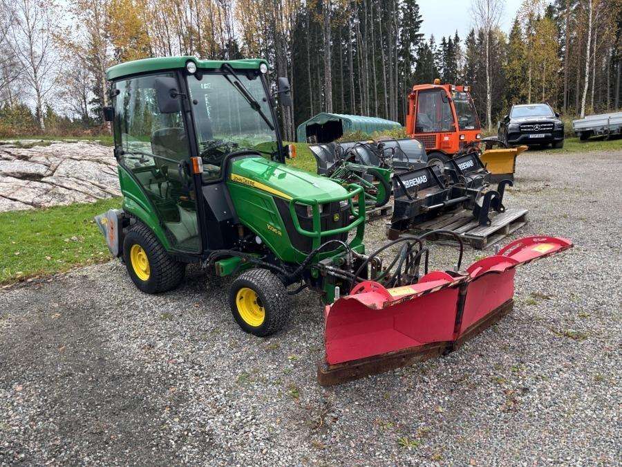 2013 John Deere 1026R tractor with loader - Image 7