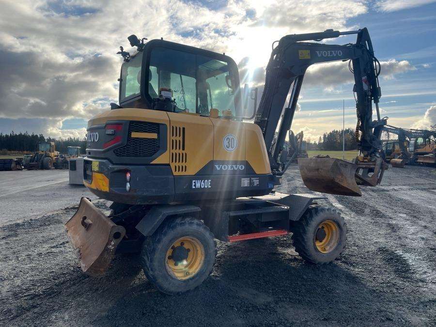 2016 Volvo EW60E Excavator - Image 7