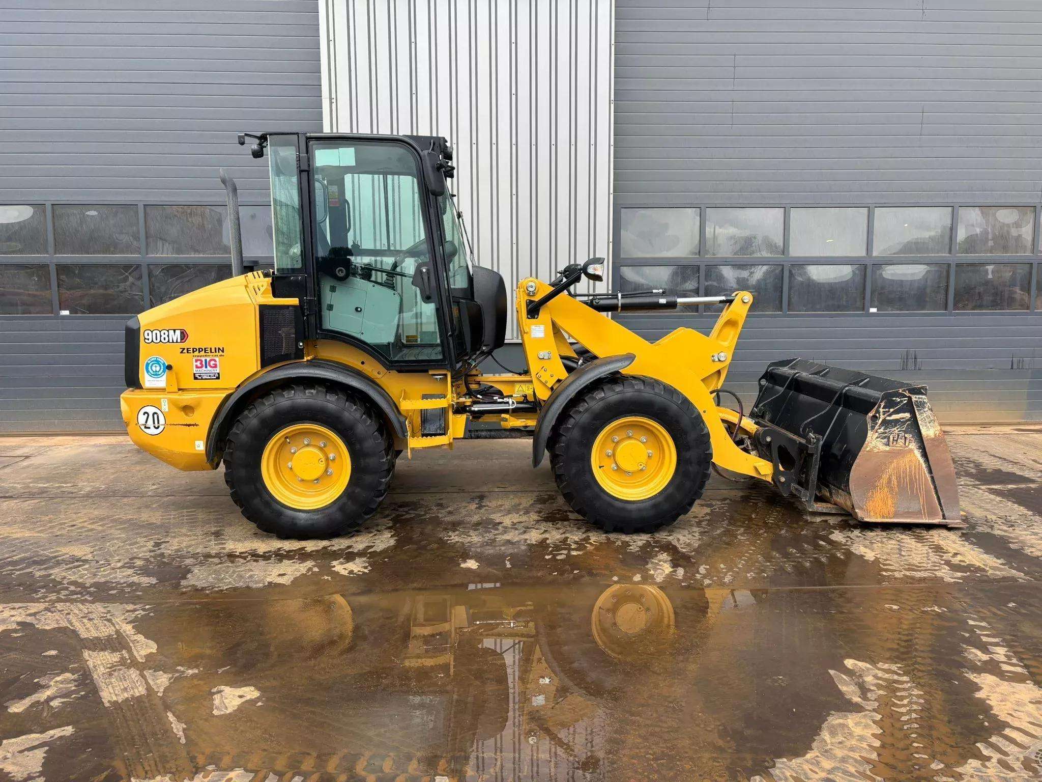 2022 Caterpillar 908M Loader - Image 6