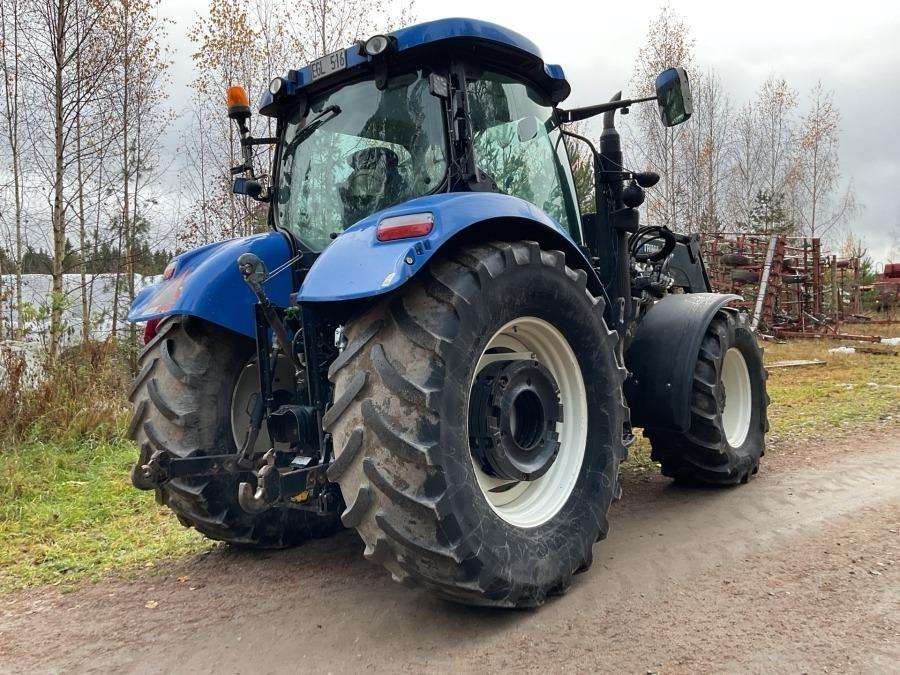 2012 New Holland T6070 Elite Tractor with loader - Image 7