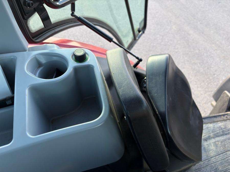 2021 Valtra A75 Tractor with loader - Image 61